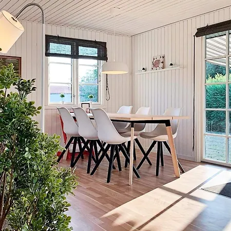 7 Person In Hyllinge-by Traum * Kirke-Hyllinge